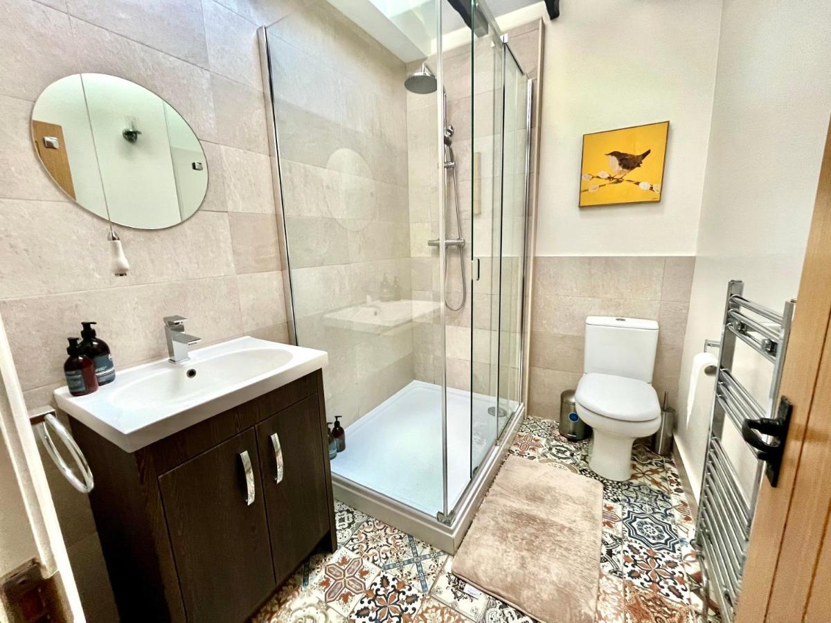 Attenborough Cottage - 2 Bedroom Cottage Tredegar Esterno foto