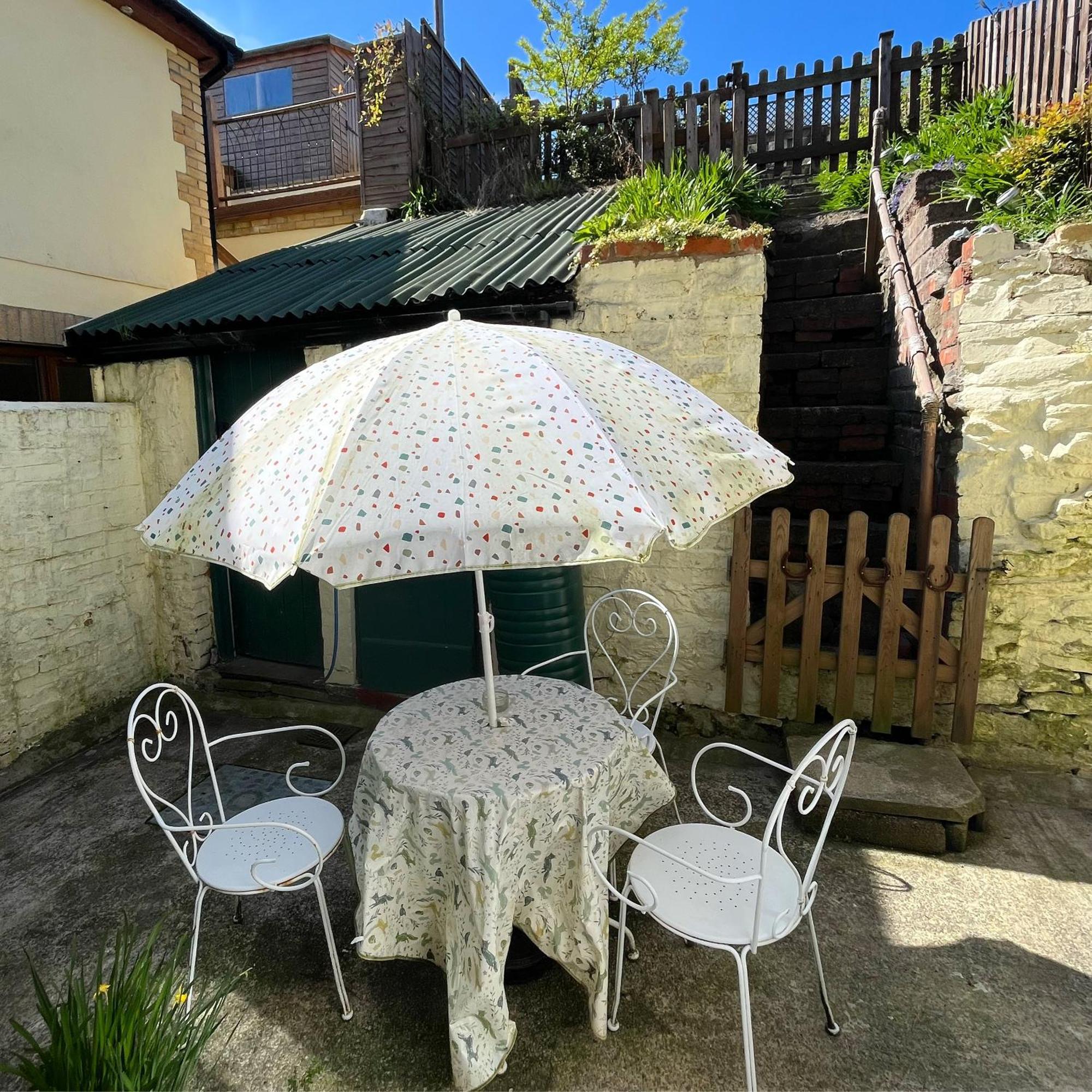 Attenborough Cottage - 2 Bedroom Cottage Tredegar Camera foto